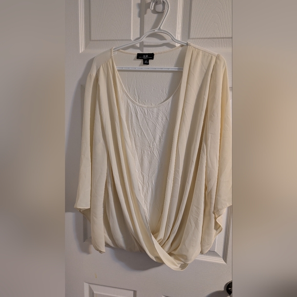 💙 AGB 💙 Cream Drape Poncho - Picture 1 of 5